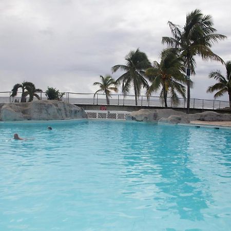 Studio Beachside Paradise Avec Citerne Tampon- Residence Manganao Saint-Francois  Luaran gambar