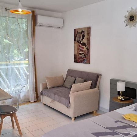 Studio Beachside Paradise Avec Citerne Tampon- Residence Manganao Saint-Francois  Luaran gambar